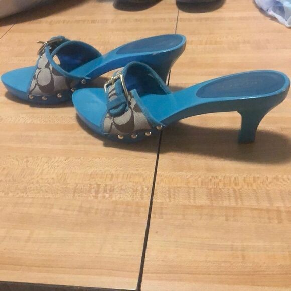 ⬇️Wooden Leather Coach Kittens - Picture 3 of 6